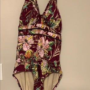 One piece swimming suit